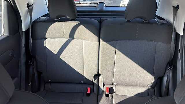 Hyundai INSTER 85kW 02 49kWh 5dr Auto Electric Hatchback