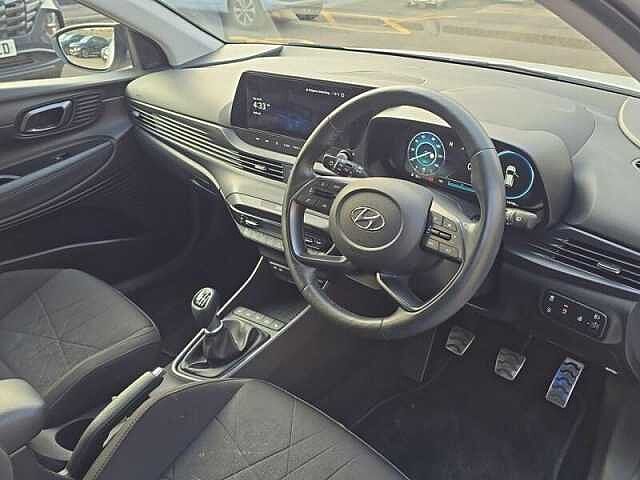 Hyundai BAYON 1.0 T-GDi MHEV Ultimate SUV 5dr Petrol Hybrid Manual Euro 6 (s/s) (120 ps) White