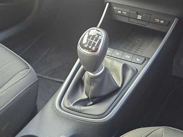 Hyundai BAYON 1.0 T-GDi MHEV Ultimate SUV 5dr Petrol Hybrid Manual Euro 6 (s/s) (120 ps) White