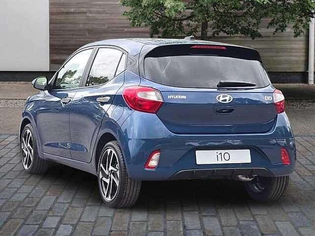 Hyundai i10 1.2 Premium Hatchback 5dr Petrol Auto Euro 6 (s/s) (79 ps)