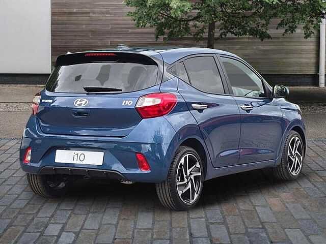 Hyundai i10 1.2 Premium Hatchback 5dr Petrol Auto Euro 6 (s/s) (79 ps)