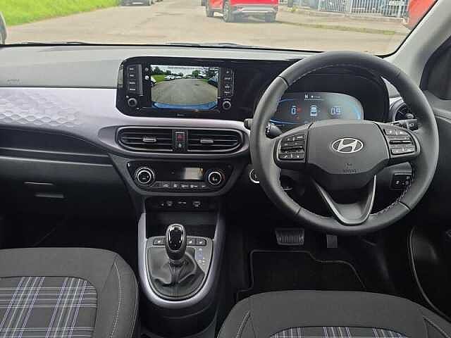 Hyundai i10 1.2 Premium Hatchback 5dr Petrol Auto Euro 6 (s/s) (79 ps)