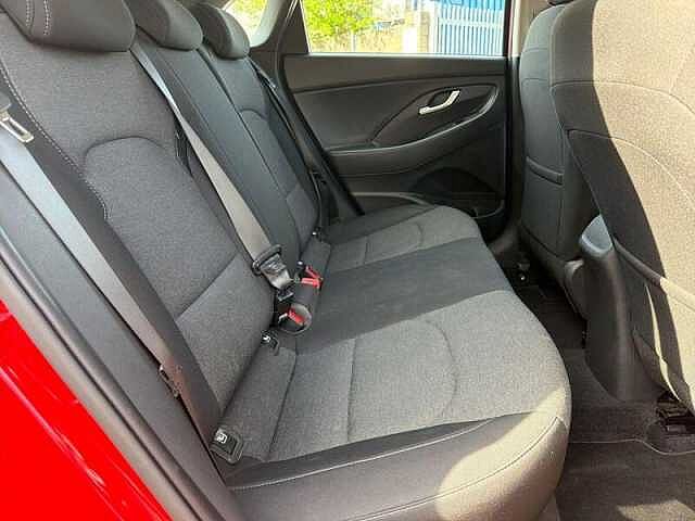 Hyundai i30 1.0 T-GDi MHEV SE Connect Hatchback 5dr Petrol Hybrid Manual Euro 6 (s/s) (120 p