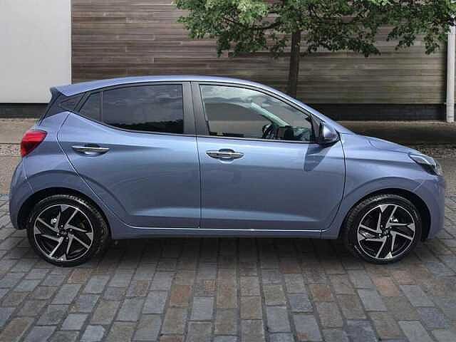 Hyundai i10 1.2 Premium Hatchback 5dr Petrol Auto Euro 6 (s/s) (79 ps)