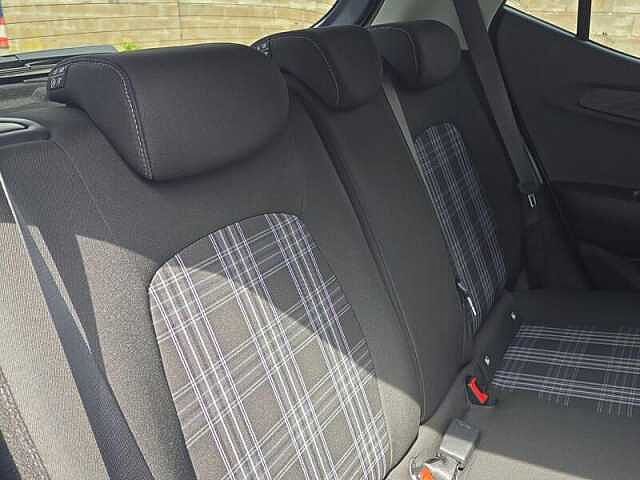 Hyundai i10 1.2 Premium Hatchback 5dr Petrol Auto Euro 6 (s/s) (79 ps)