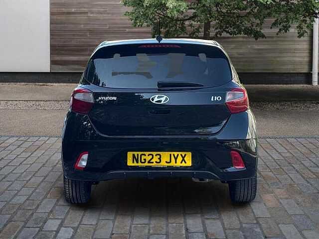 Hyundai i10 1.2 Premium Hatchback 5dr Petrol Manual Euro 6 (s/s) (84 ps)