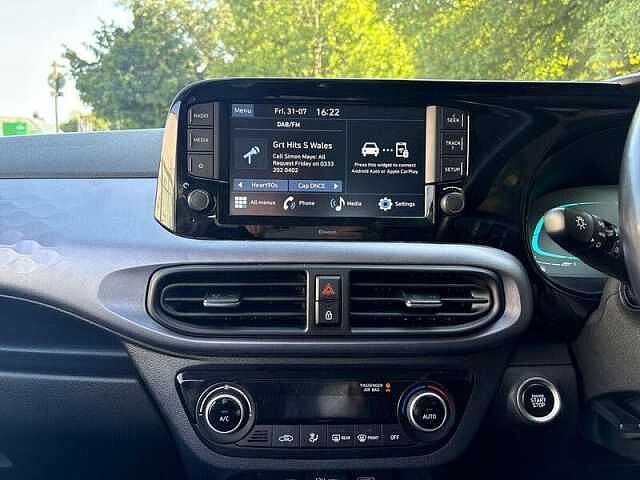 Hyundai i10 1.2 Premium Hatchback 5dr Petrol Manual Euro 6 (s/s) (84 ps)