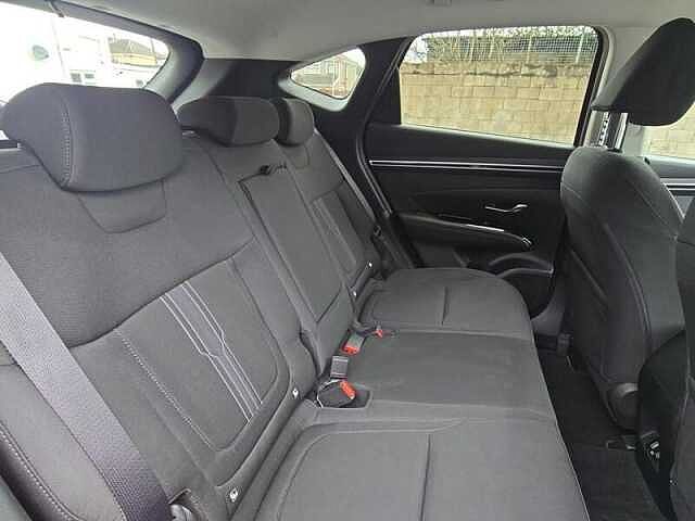 Hyundai TUCSON SE Connect 1.6 T-GDi Hybrid (230 ps) Red
