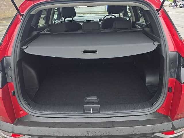 Hyundai TUCSON SE Connect 1.6 T-GDi Hybrid (230 ps) Red