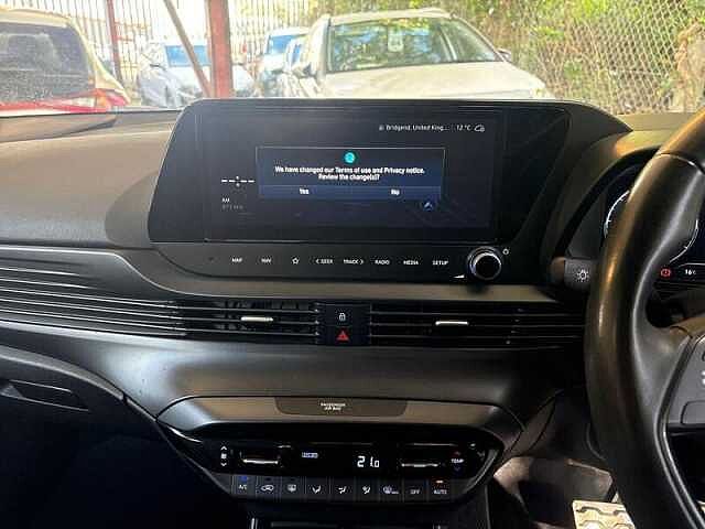 Hyundai BAYON 1.0 T-GDi MHEV Premium SUV 5dr Petrol Hybrid DCT Euro 6 (s/s) (100 ps) Black