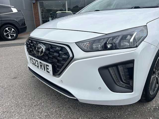 Hyundai IONIQ Plug-In Hybrid 1.6 h-GDi 8.9kWh Premium SE DCT Euro 6 (s/s) 5dr