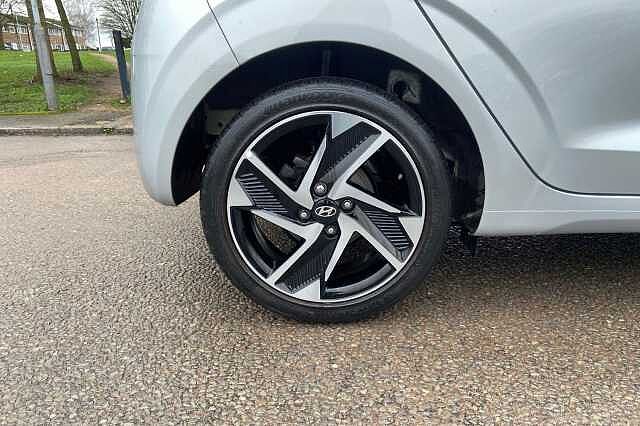 Hyundai i10 1.2 Premium Hatchback 5dr Petrol Auto Euro 6 (s/s) (84 ps)