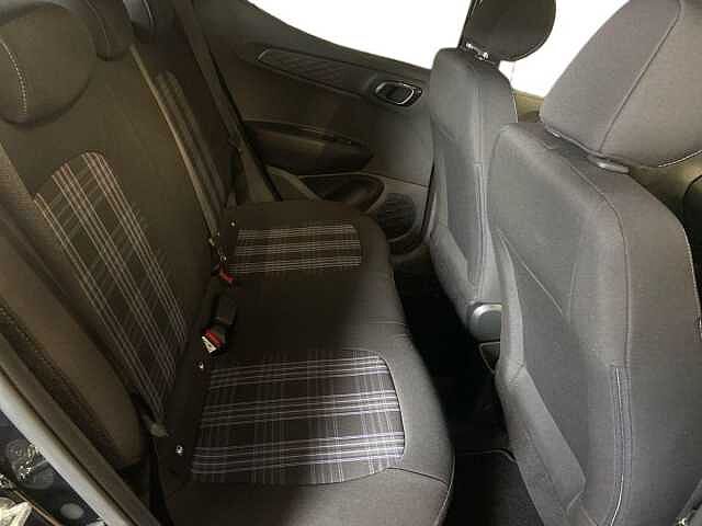 Hyundai I10 1.2 Premium Hatchback 5dr Petrol Manual Euro 6 (s/s) (79 ps) Phantom Black