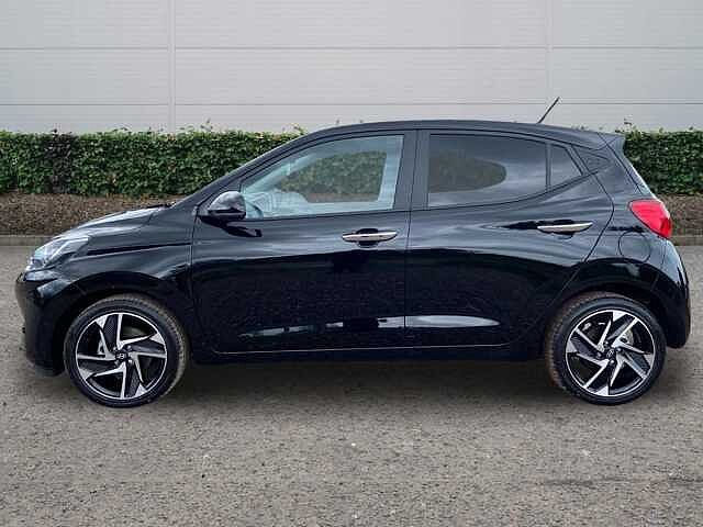 Hyundai i10 1.2 Premium Hatchback 5dr Petrol Manual Euro 6 (s/s) (79 ps)