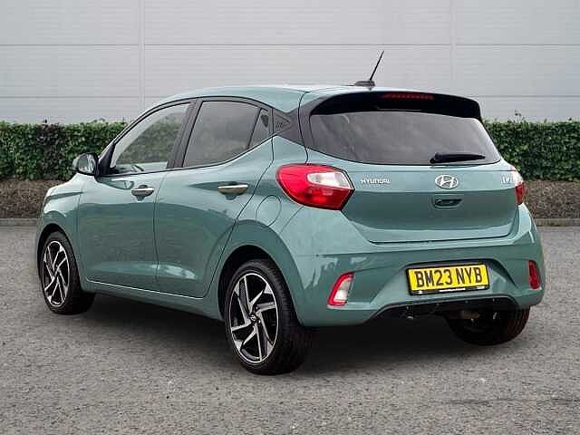 Hyundai i10 1.0 Premium Hatchback 5dr Petrol Auto Euro 6 (s/s) (67 ps)