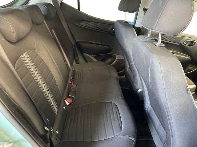 Hyundai i10 1.2 Premium Hatchback 5dr Petrol Auto Euro 6 (s/s) (84 ps)