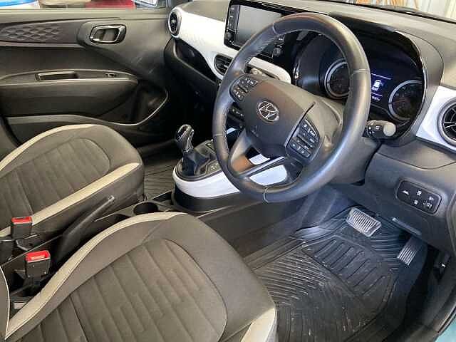 Hyundai i10 1.2 Premium Hatchback 5dr Petrol Auto Euro 6 (s/s) (84 ps)