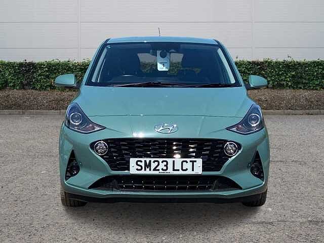 Hyundai i10 1.2 Premium Hatchback 5dr Petrol Auto Euro 6 (s/s) (84 ps)