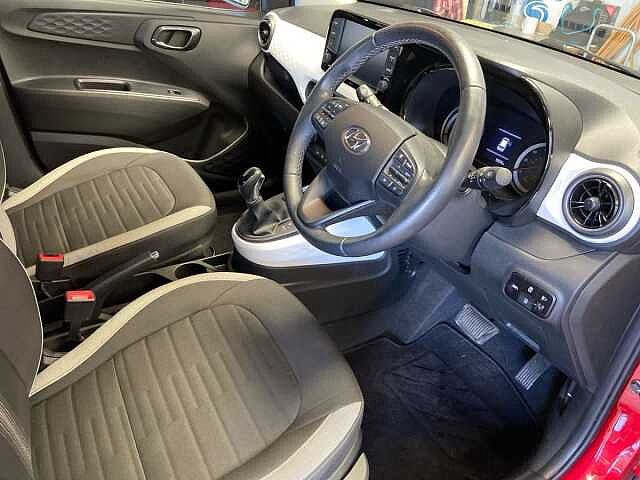 Hyundai i10 1.2 Premium Hatchback 5dr Petrol Auto Euro 6 (s/s) (84 ps)