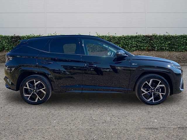 Hyundai TUCSON 1.6 T-GDi N Line SUV 5dr Petrol Hybrid Auto Euro 6 (s/s) (215 ps) Abyss Black