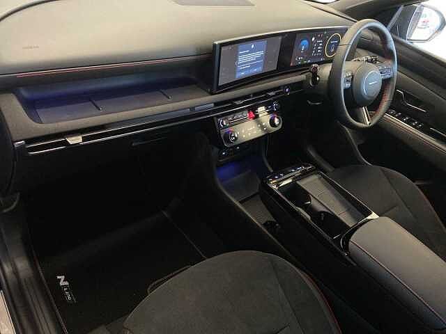 Hyundai TUCSON 1.6 T-GDi N Line SUV 5dr Petrol Hybrid Auto Euro 6 (s/s) (215 ps) Abyss Black