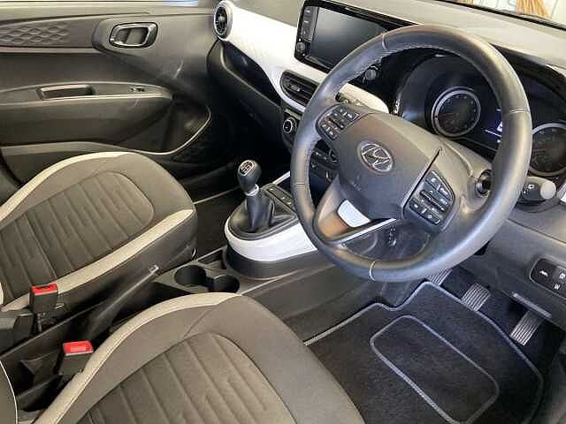 Hyundai i10 1.0 Premium Hatchback 5dr Petrol Manual Euro 6 (s/s) (67 ps)