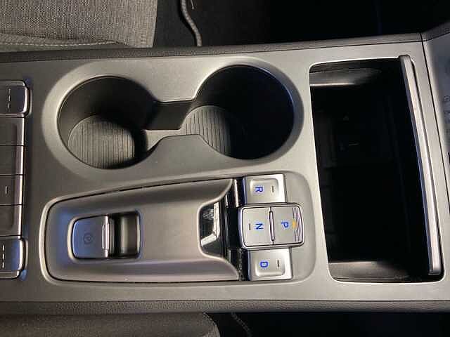 Hyundai Kona 64kWh Premium SUV 5dr Electric Auto (10.5kW Charger) (204 ps)