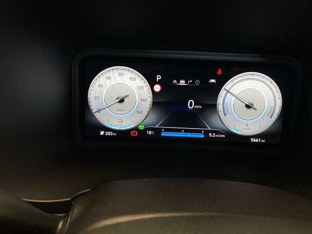 Hyundai Kona 64kWh Premium SUV 5dr Electric Auto (10.5kW Charger) (204 ps)