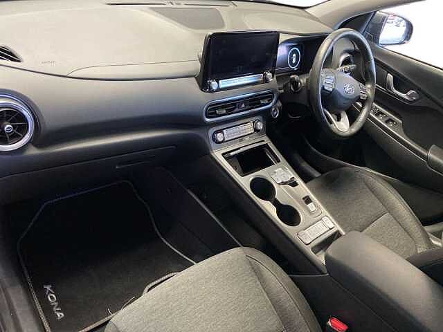 Hyundai Kona 64kWh Premium SUV 5dr Electric Auto (10.5kW Charger) (204 ps)