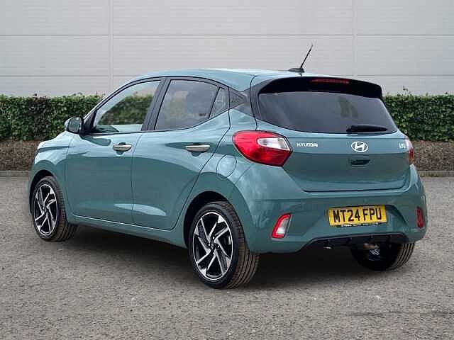 Hyundai i10 1.2 Premium Hatchback 5dr Petrol Auto Euro 6 (s/s) (84 ps)