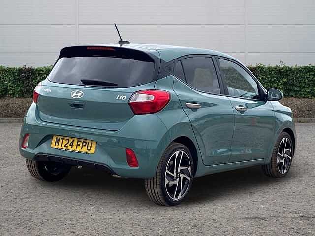 Hyundai i10 1.2 Premium Hatchback 5dr Petrol Auto Euro 6 (s/s) (84 ps)