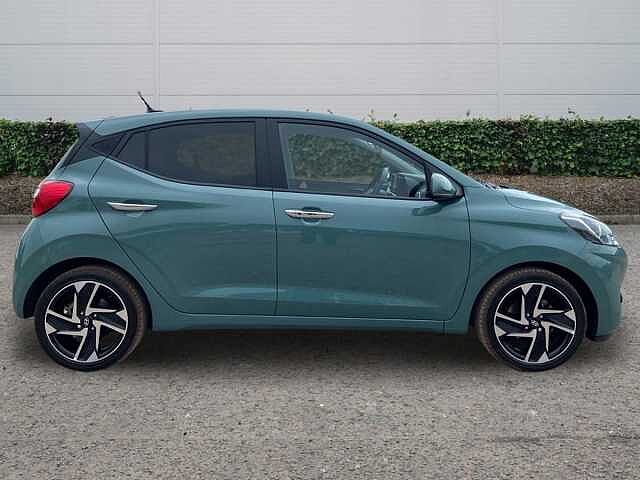 Hyundai i10 1.2 Premium Hatchback 5dr Petrol Auto Euro 6 (s/s) (84 ps)