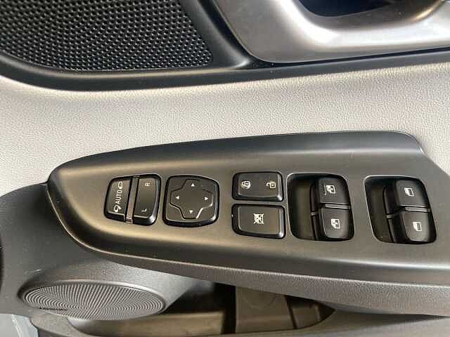 Hyundai Kona 64kWh Ultimate SUV 5dr Electric Auto (10.5kW Charger) (204 ps)