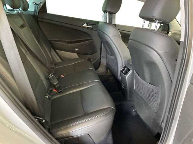 Hyundai TUCSON 1.6 GDi Premium SUV 5dr Petrol Manual Euro 6 (s/s) (132 ps) Platinum Silver