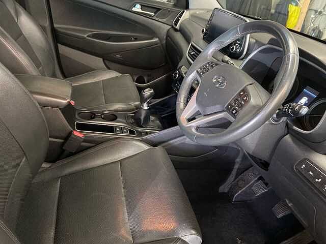 Hyundai TUCSON 1.6 GDi Premium SUV 5dr Petrol Manual Euro 6 (s/s) (132 ps) Platinum Silver