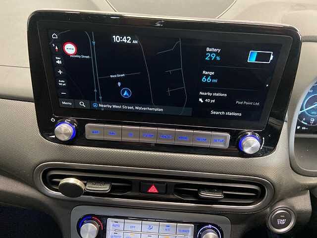 Hyundai KONA 64kWh Ultimate SUV 5dr Electric Auto (10.5kW Charger) (204 ps) Ultimate Red