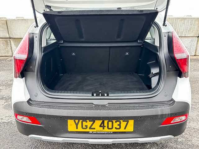 Hyundai BAYON 1.0 TGDi 48V MHEV SE Connect 5dr White