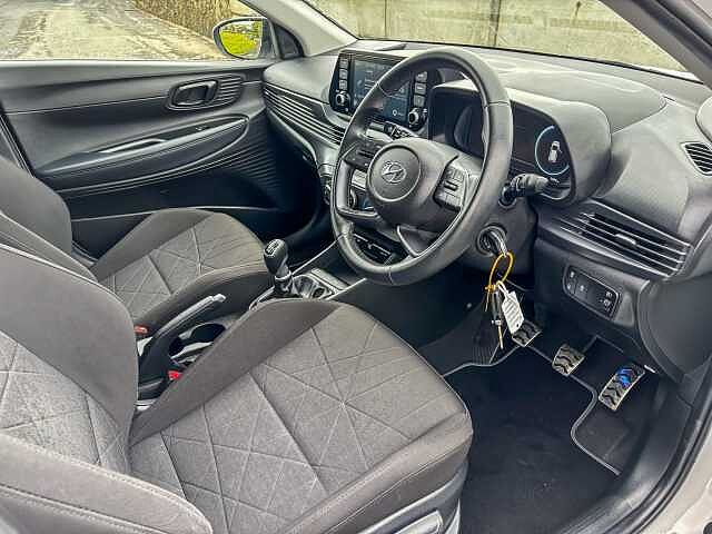 Hyundai BAYON 1.0 TGDi 48V MHEV SE Connect 5dr White