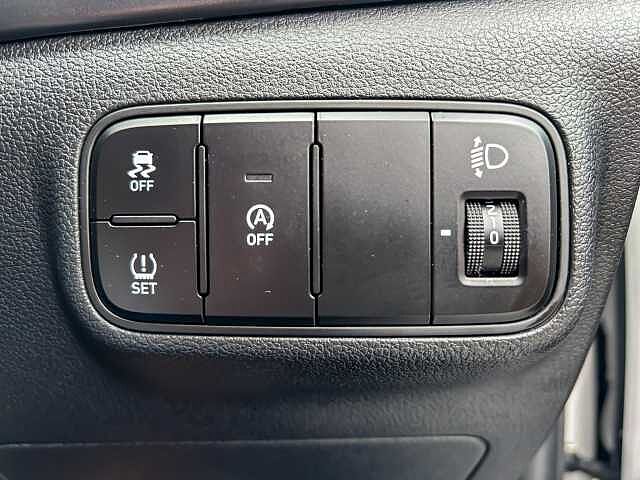 Hyundai BAYON 1.0 TGDi 48V MHEV SE Connect 5dr White