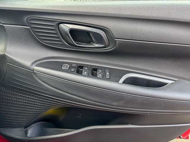 Hyundai BAYON 1.0 TGDi 48V MHEV Premium 5dr Red
