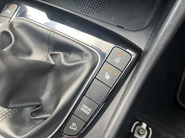 Hyundai TUCSON 1.6 TGDi 48V MHD Premium 5dr 2WD