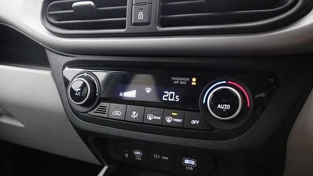 Hyundai I10 1.0 Premium Hatchback 5dr Petrol Manual Euro 6 (s/s) (63 ps) Blue