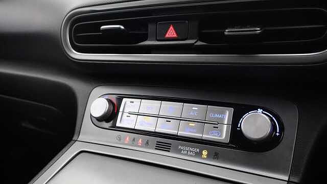 Hyundai KONA 39kWh SE Connect SUV 5dr Electric Auto (10.5kW Charger) (136 ps) Grey