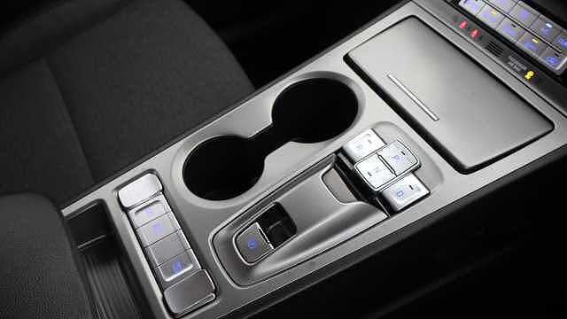 Hyundai KONA 39kWh SE Connect SUV 5dr Electric Auto (10.5kW Charger) (136 ps) Grey