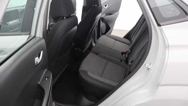 Hyundai KONA 39kWh SE Connect SUV 5dr Electric Auto (10.5kW Charger) (136 ps) Grey
