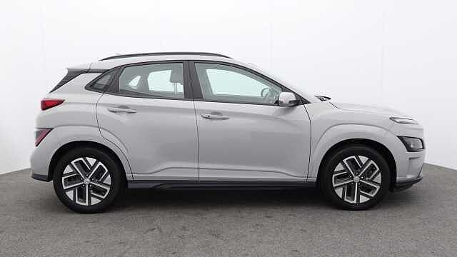 Hyundai KONA 39kWh SE Connect SUV 5dr Electric Auto (10.5kW Charger) (136 ps) Grey