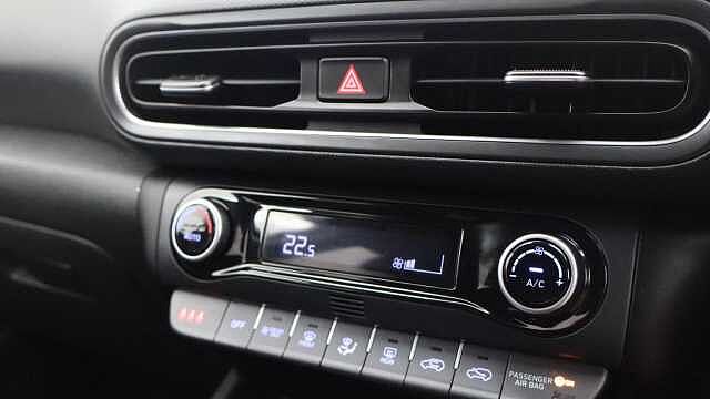 Hyundai KONA 1.6 h-GDi Premium SUV 5dr Petrol Hybrid DCT Euro 6 (s/s) (141 ps) White