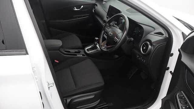 Hyundai KONA 1.6 h-GDi Premium SUV 5dr Petrol Hybrid DCT Euro 6 (s/s) (141 ps) White