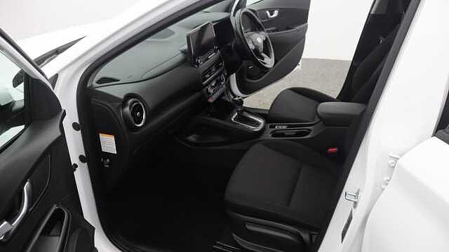 Hyundai KONA 1.6 h-GDi Premium SUV 5dr Petrol Hybrid DCT Euro 6 (s/s) (141 ps) White