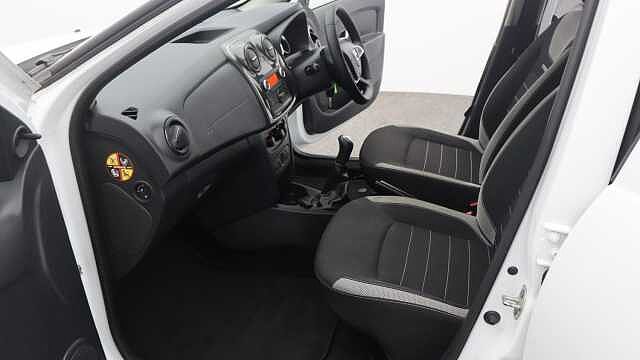 Dacia Sandero Stepway 1.0 SCe Essential Hatchback 5dr Petrol Manual Euro 6 (75 ps)